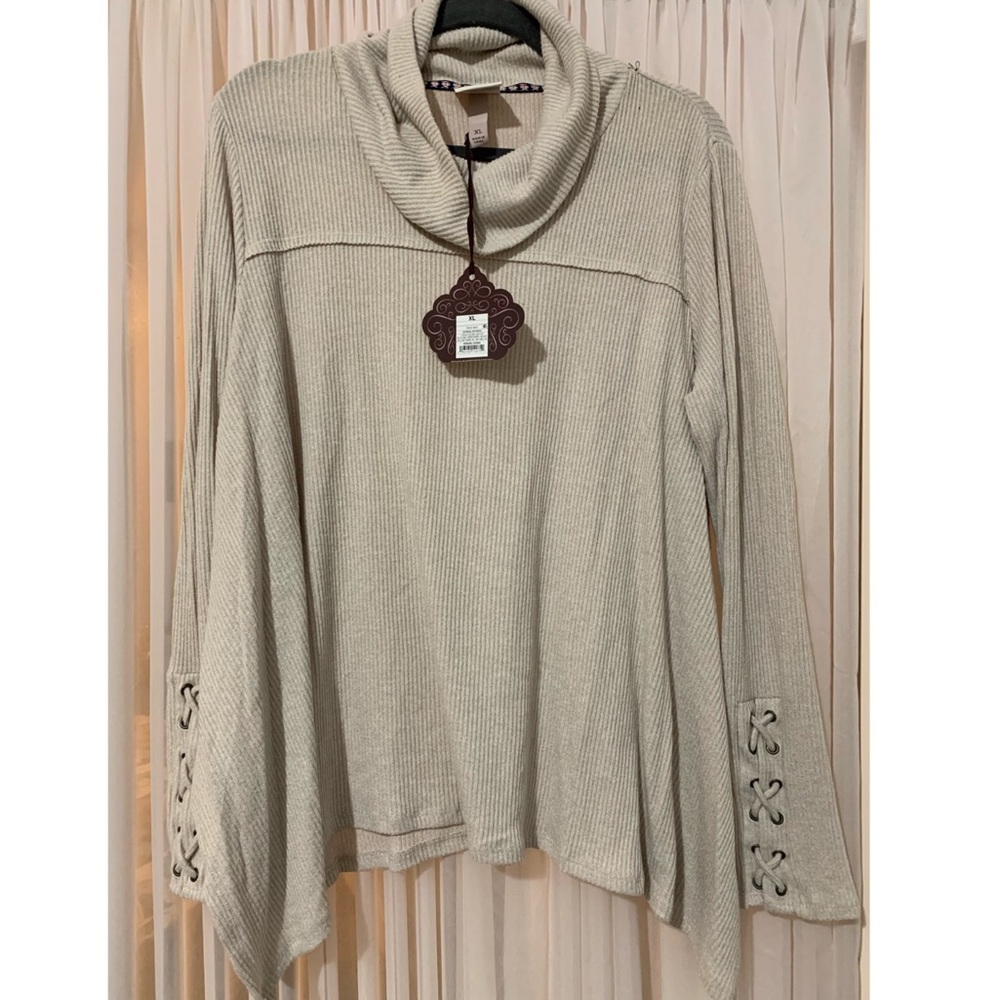 NWT Knox Rose Top.